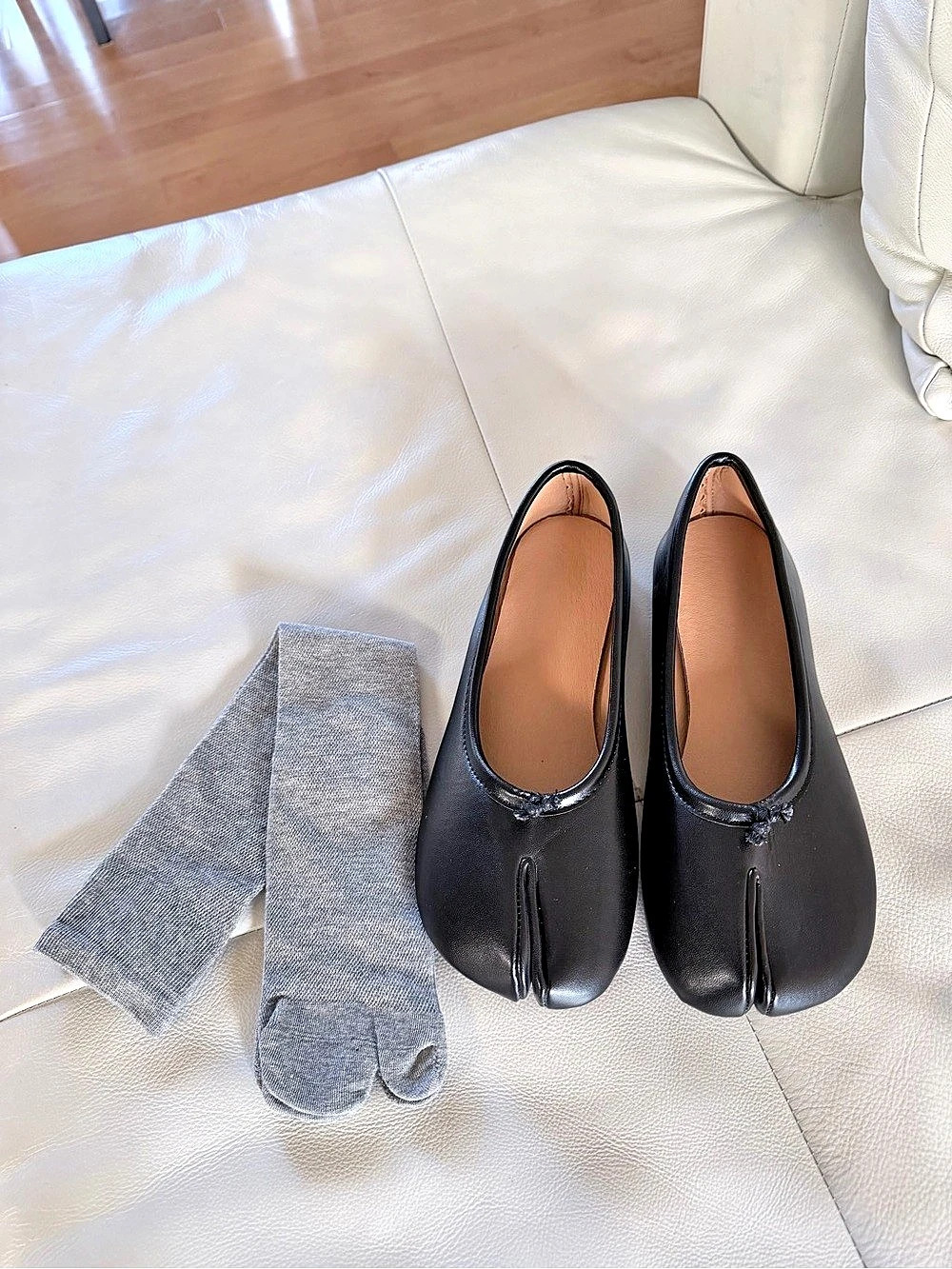 Black “Tabi” Ballet Flats